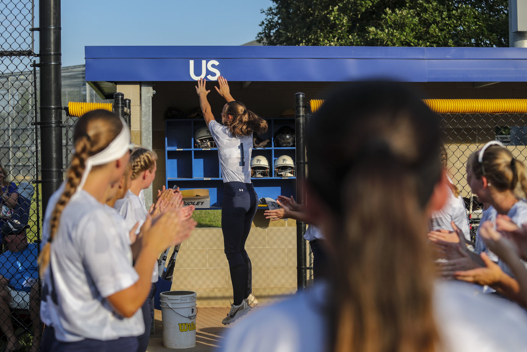 071018-softball-final-017